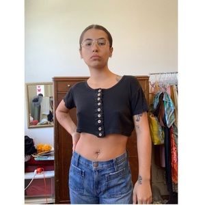 Black crop top tee